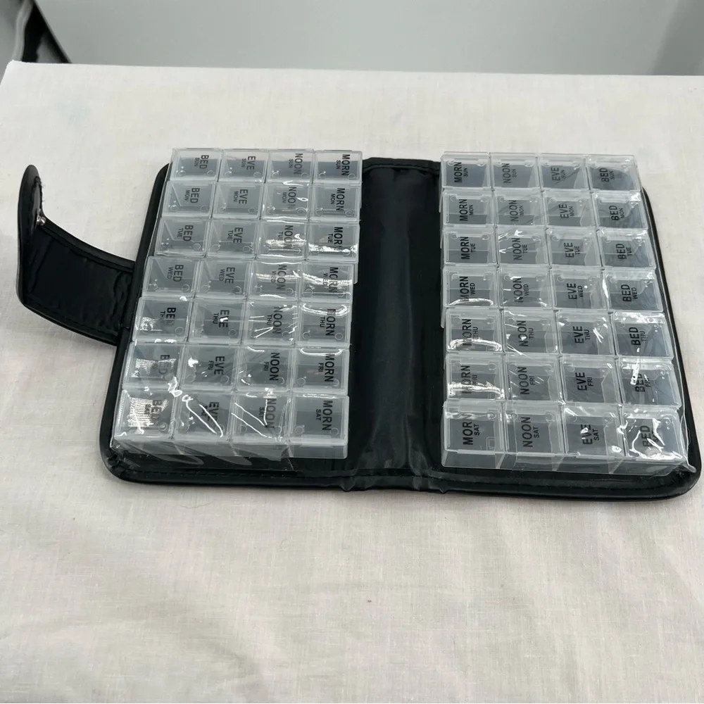 Travel  Medication Pill Book - 14 Days with detachable compartments Black - Picture 6 of 7